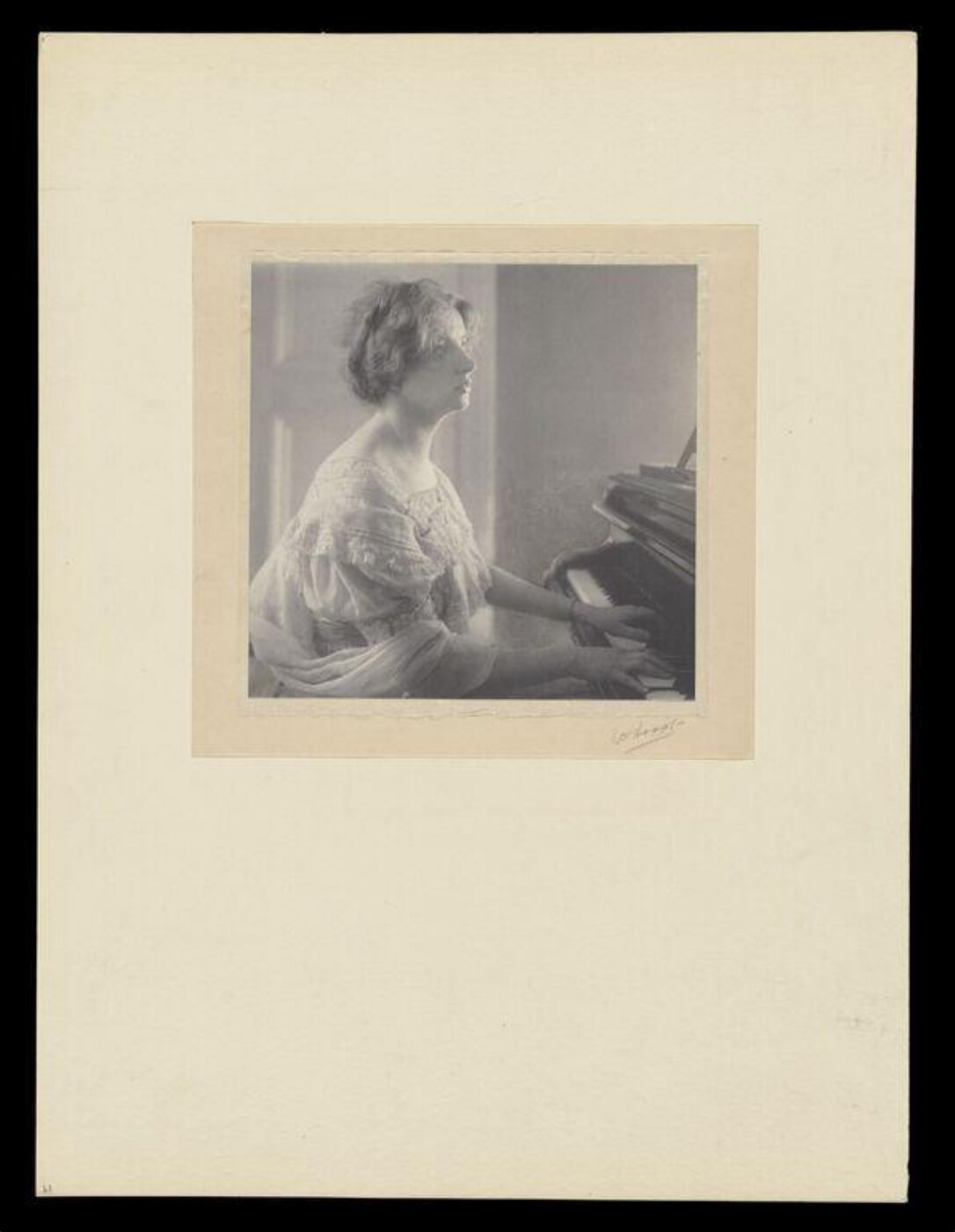 Hoppé, Emil Otto, Harmony - Maud Allen