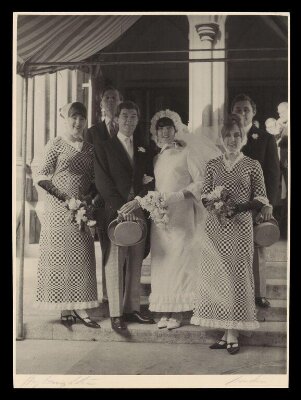 Portrait of a bride, groom and bridal party