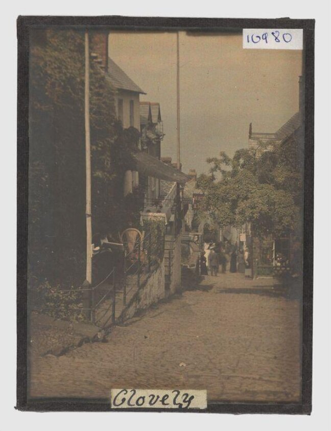 View of a street (ca. 1910) by Monogrammist G.H.
