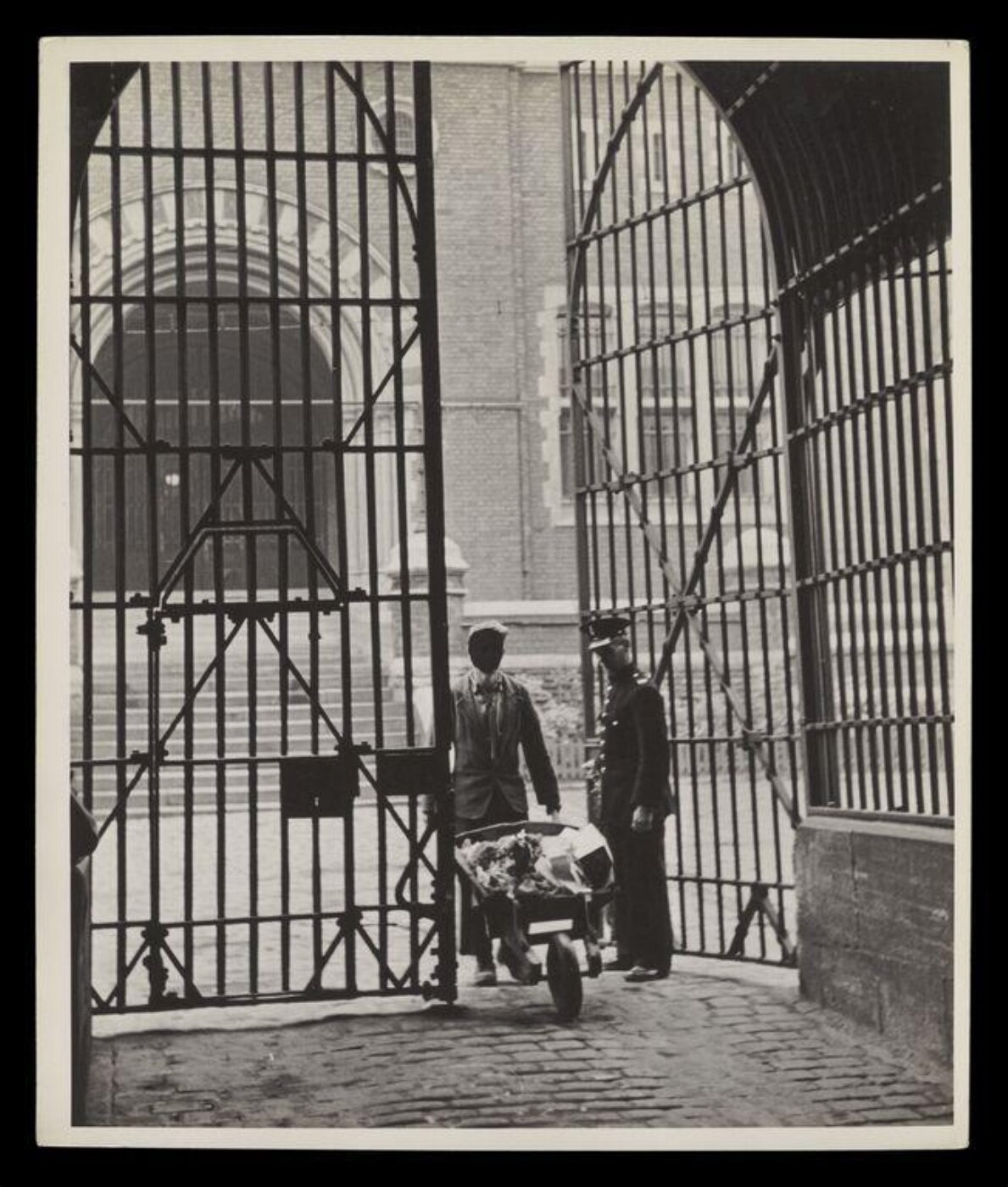 Hardy, Bert, The Life of a PRISON OFFICER