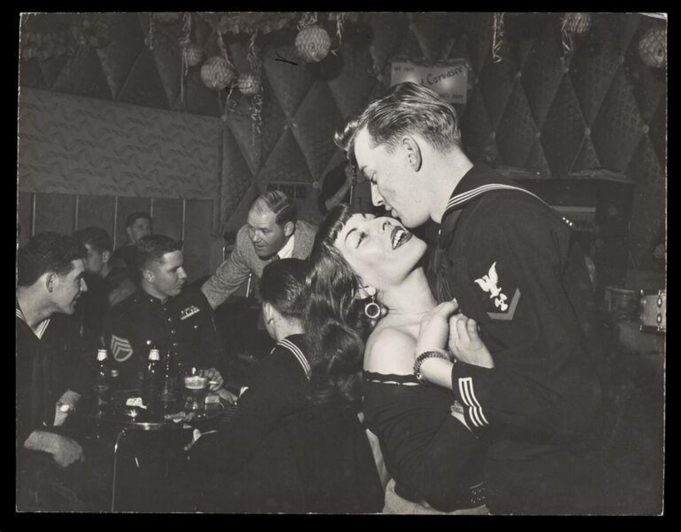 Hardy, Bert, Spearhead of Ike's move into the Med. / A-bombers on her deck
