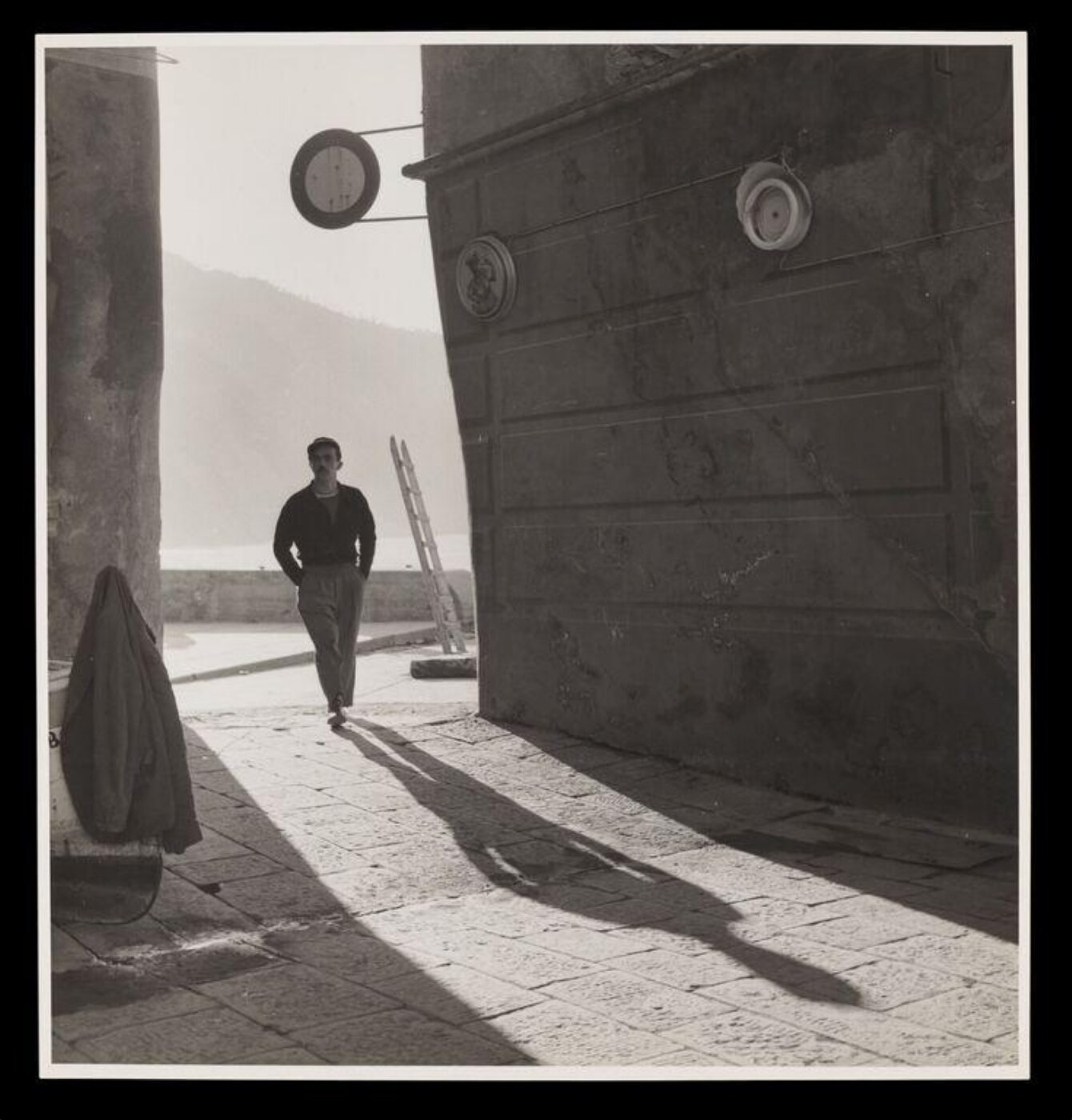 Hardy, Bert, Picture Post Hears A Smuggler's Story