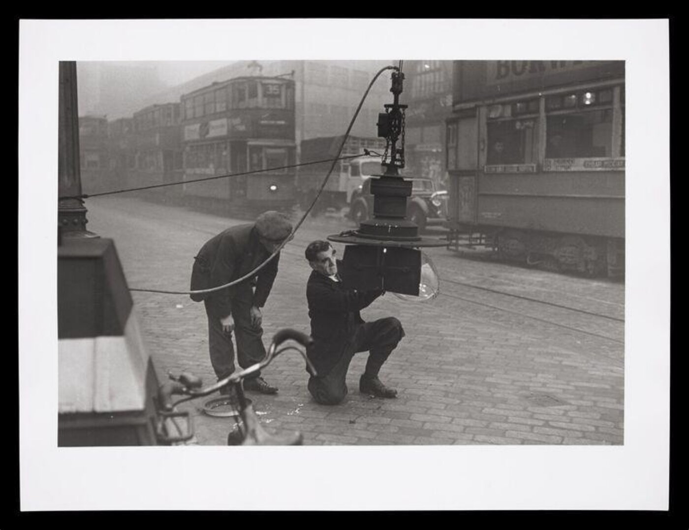 Hardy, Bert, LIFE IN THE ELEPHANT