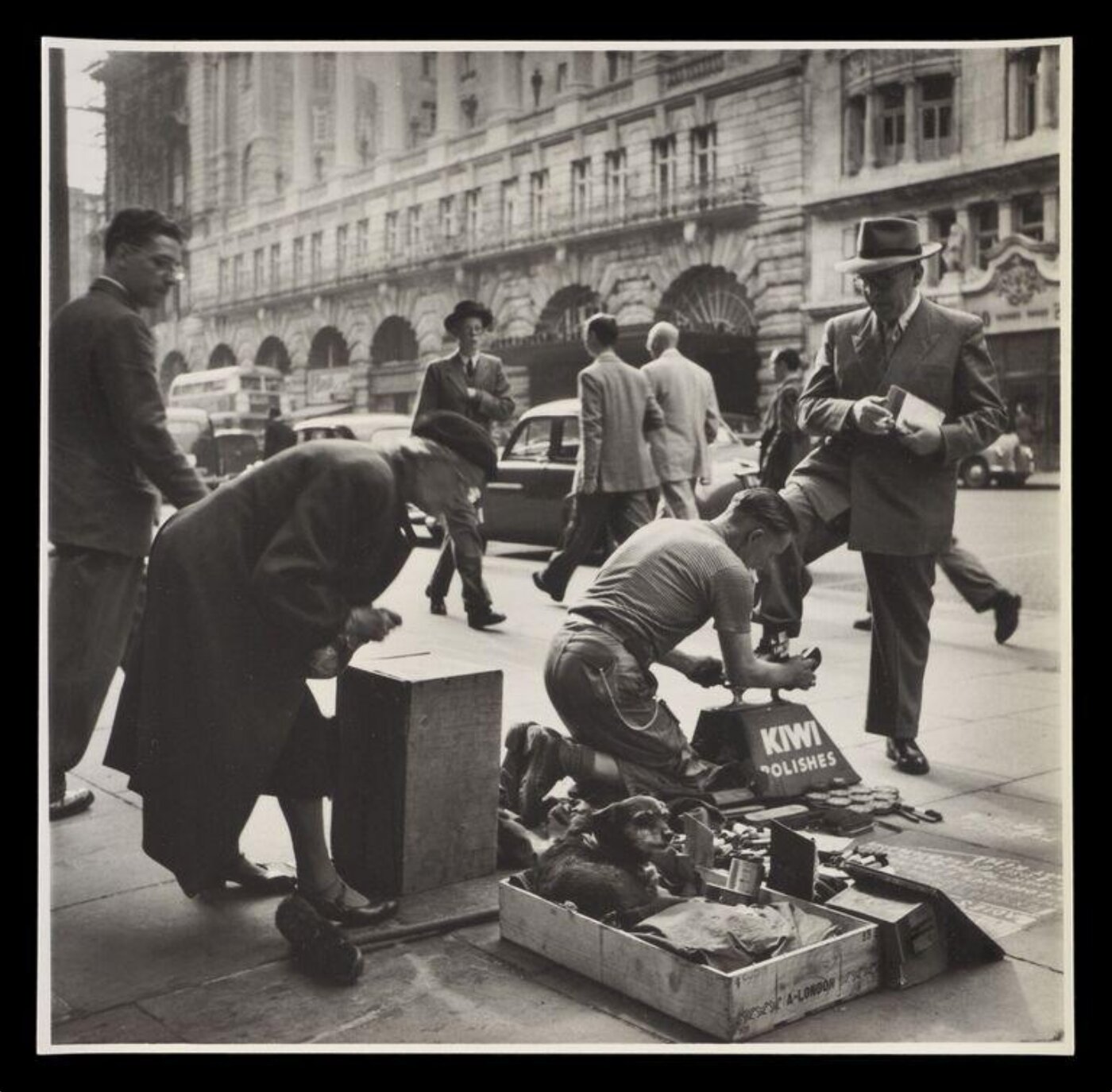 Hardy, Bert, What Makes Piccadilly?