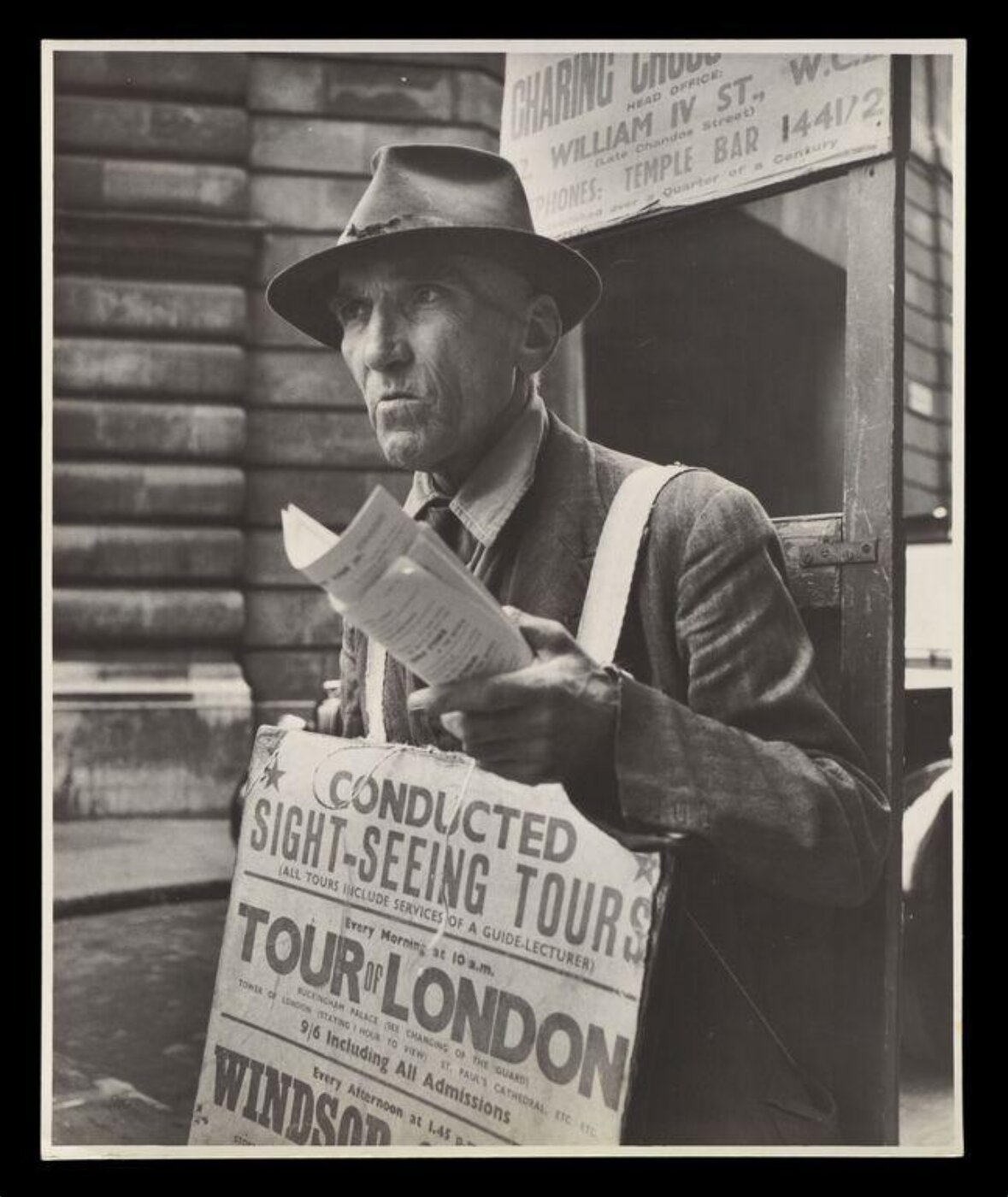 Hardy, Bert, What Makes Piccadilly?