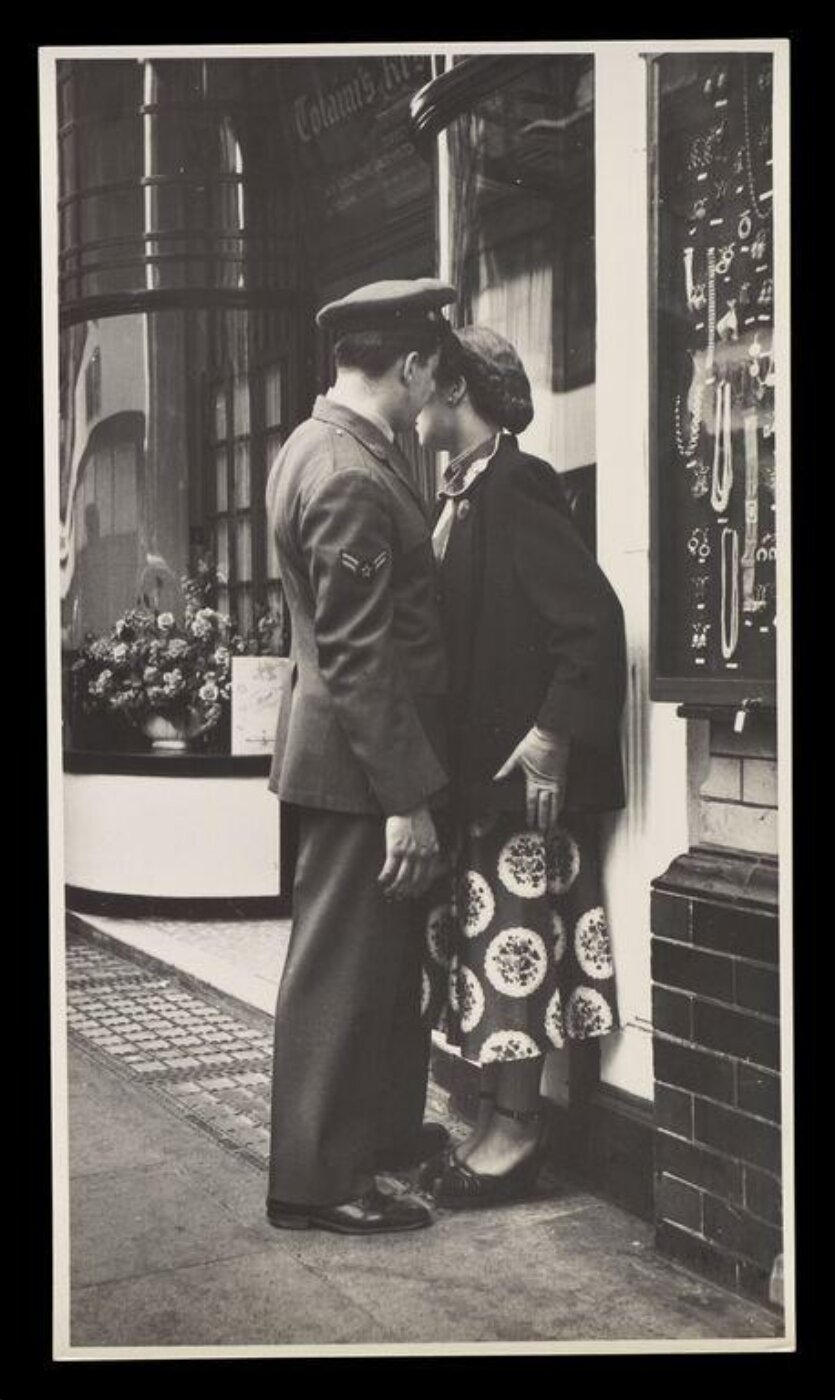 Hardy, Bert, What Makes Piccadilly?