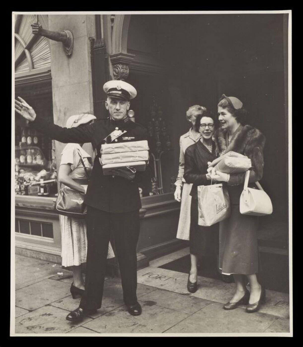 Hardy, Bert, What Makes Piccadilly?