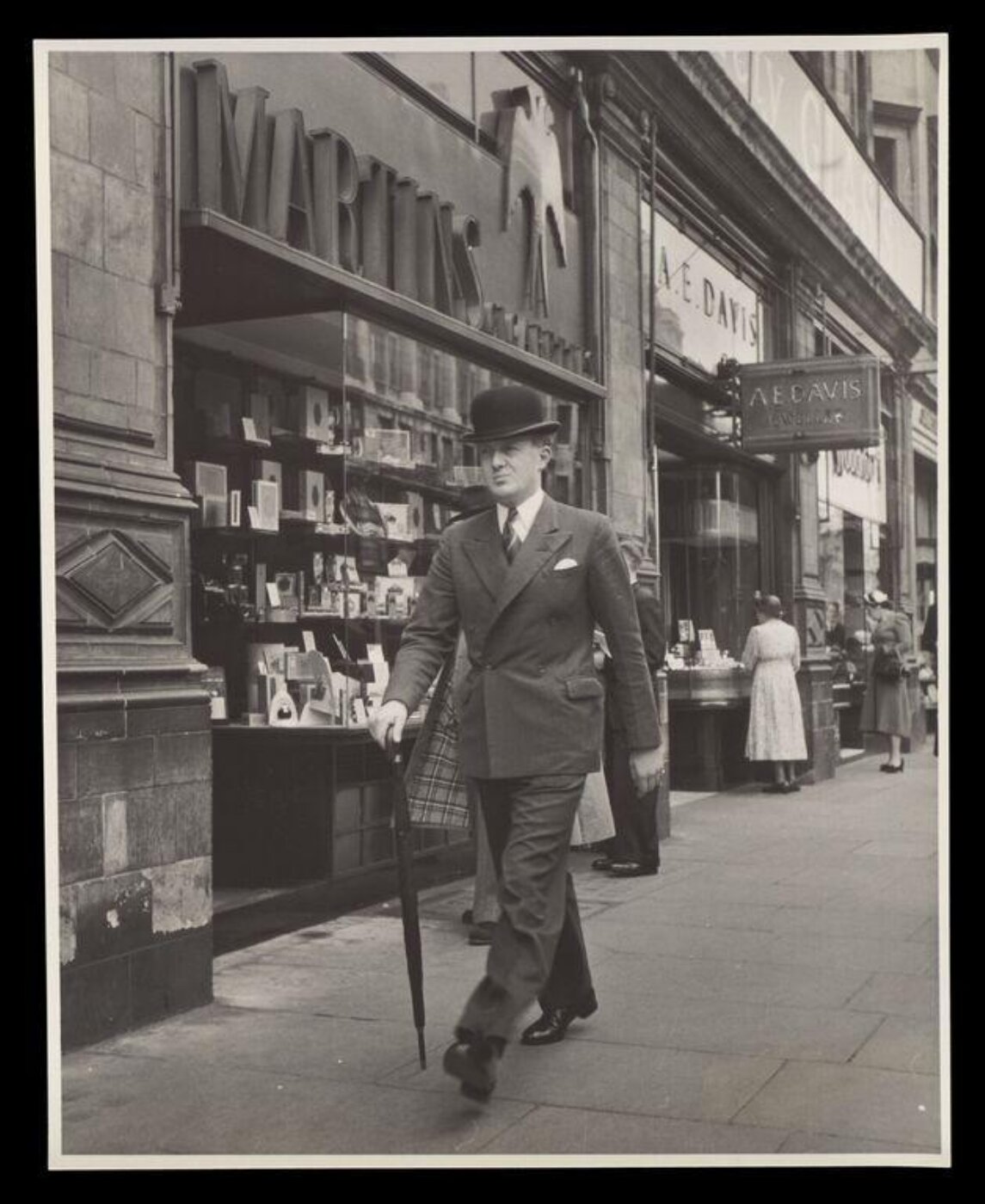 Hardy, Bert, What Makes Piccadilly?