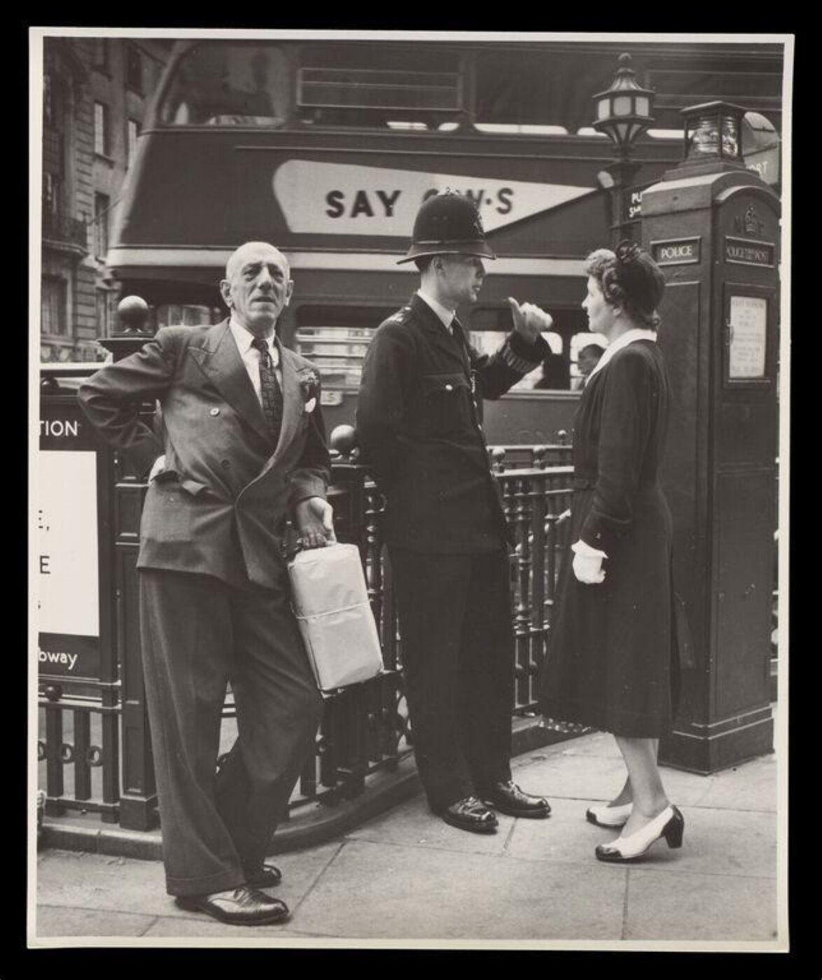 Hardy, Bert, What Makes Piccadilly?