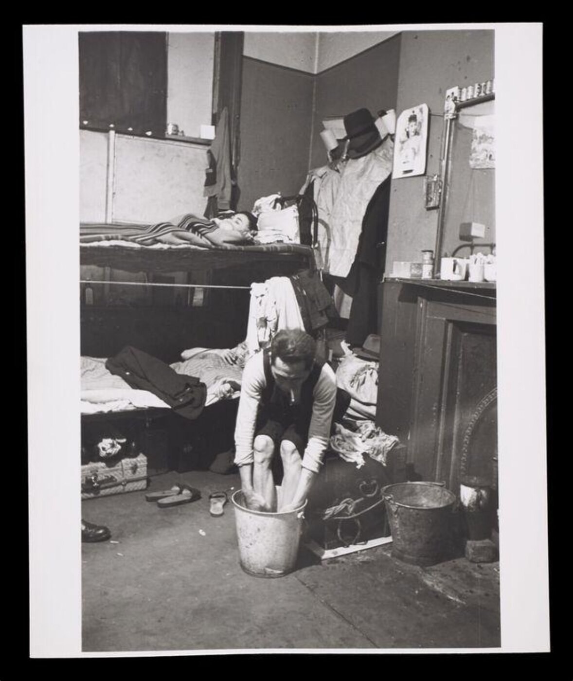 Hardy, Bert, Chinese Hostel
