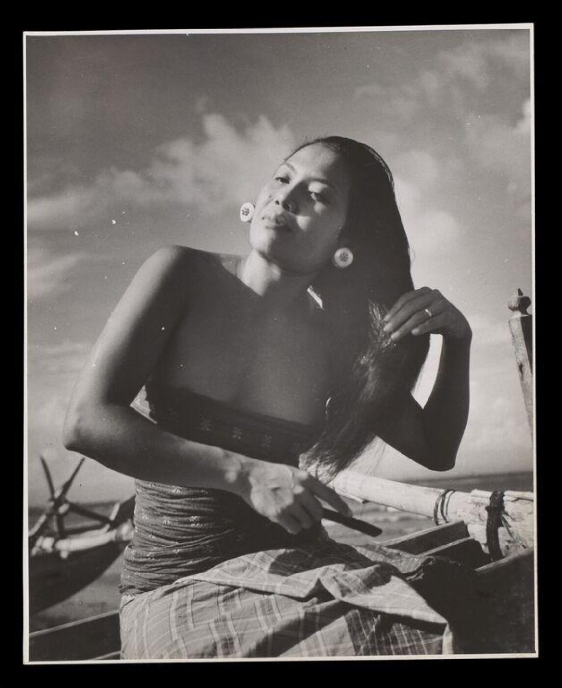 Hardy, Bert, Woman on the beach, Bali