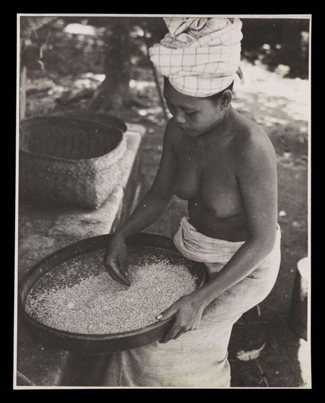 Hardy, Bert, Portraits of women, Bali
