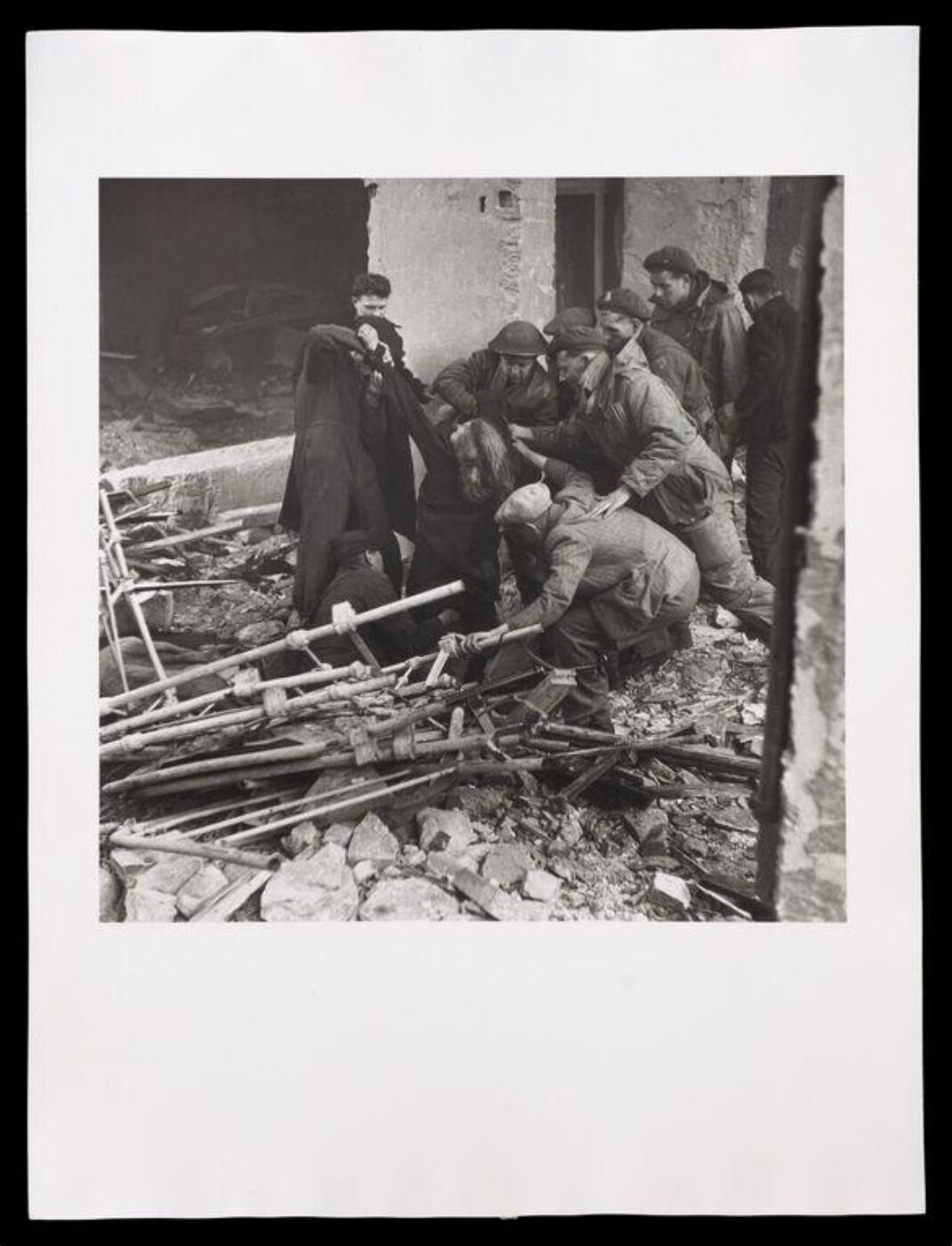 Hardy, Bert, Air Raid Paris