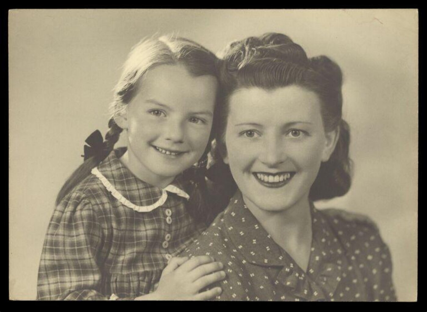 Unknown, Portrait of a Woman and a Girl