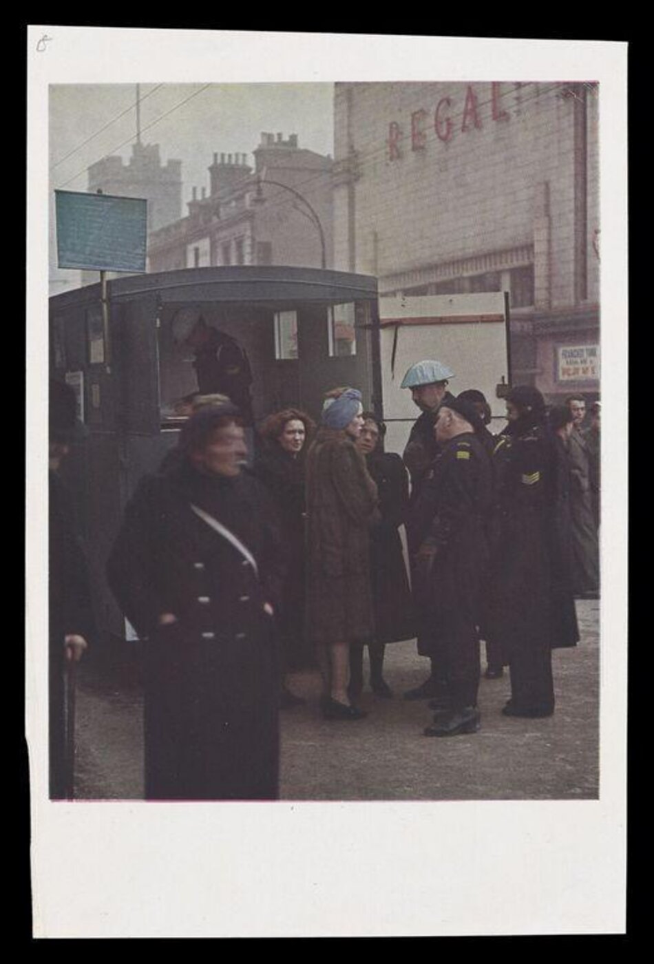 Hinde, John Wilfrid, Street Gathering