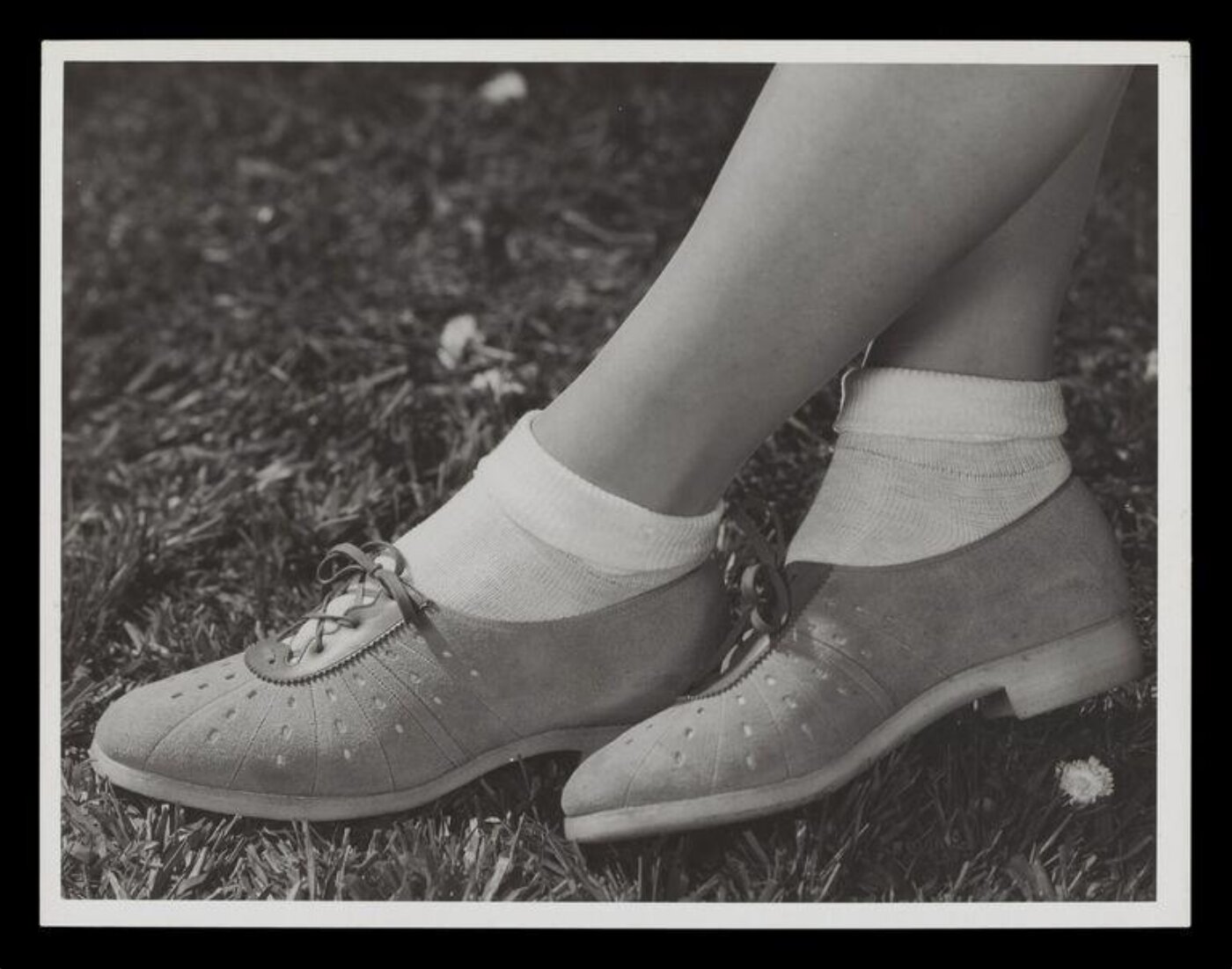 Hinde, John Wilfrid, Suede Shoes